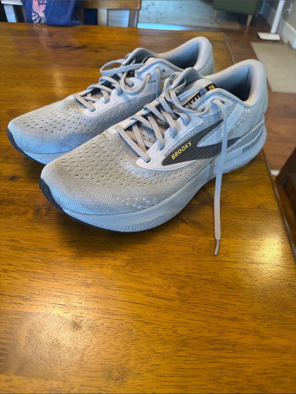 Brooks Adrenaline 24 GTS Gray Running Shoes - Cushioned Trainer